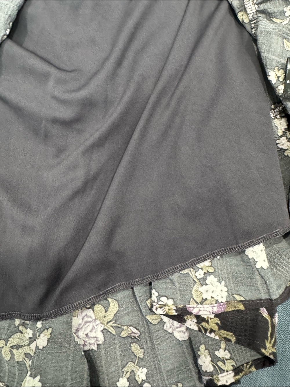 Mary & Mo Floral Smocked Mini Dress in Black. Size Small. NWT - Picture 9 of 9